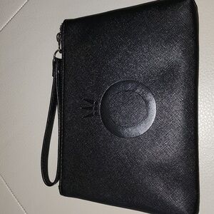 NWOT Pandora Travel Jewelry Organizer and Pouch with a Wristlet Strap, Black